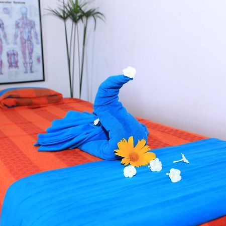 נגומבו Topaz Beach Hotel מראה חיצוני תמונה