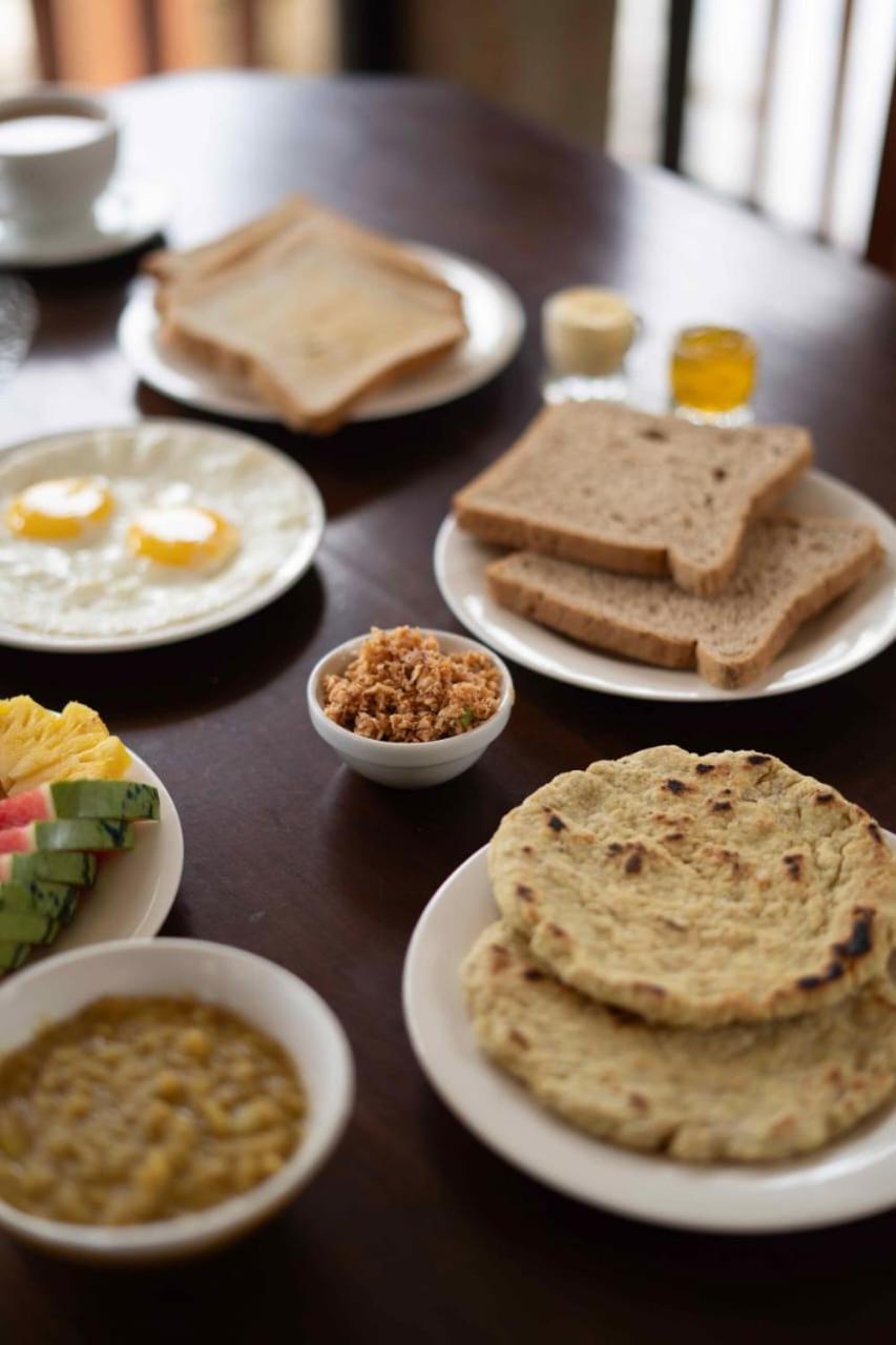 נגומבו Topaz Beach Hotel מראה חיצוני תמונה