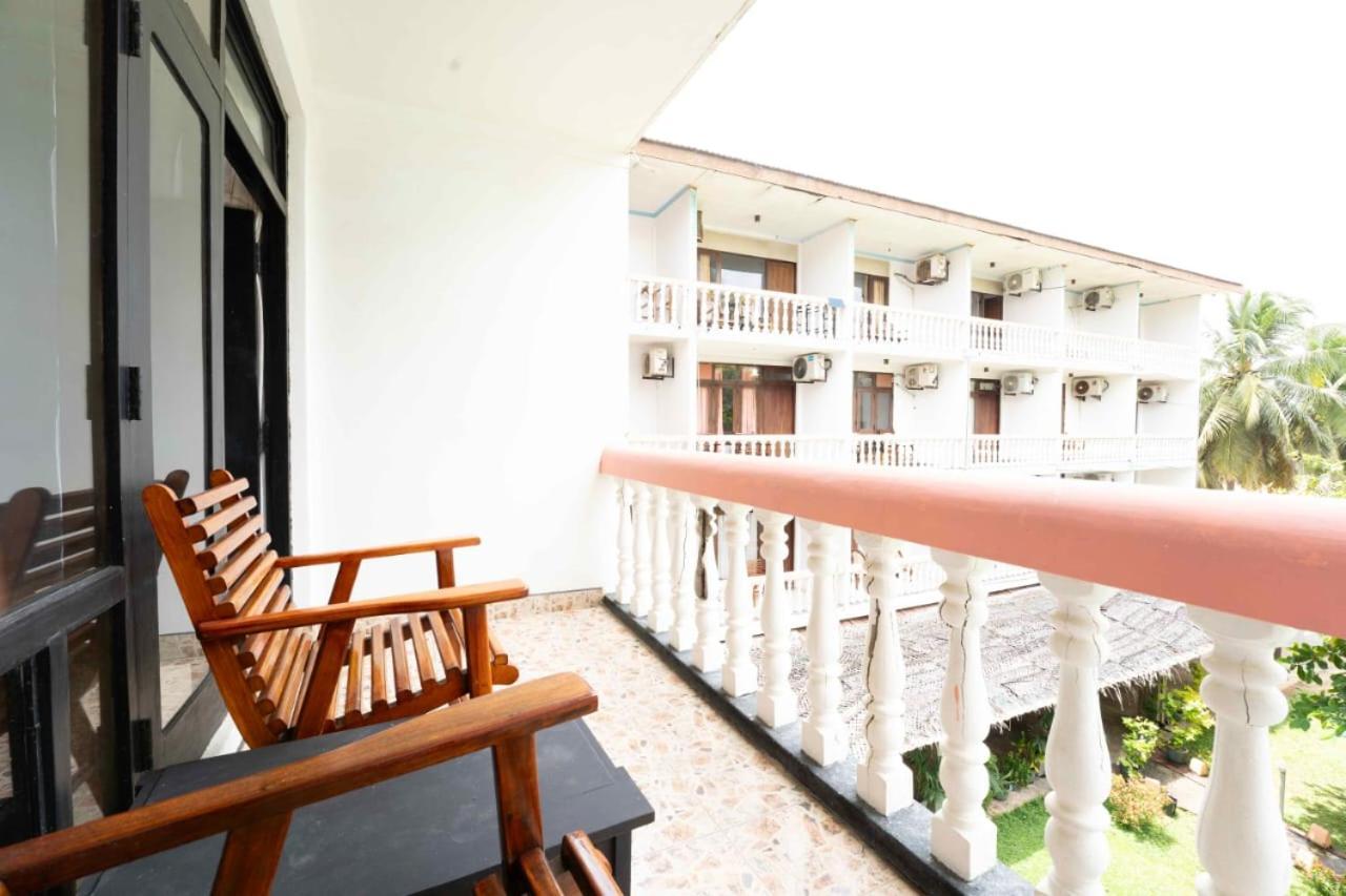 נגומבו Topaz Beach Hotel מראה חיצוני תמונה