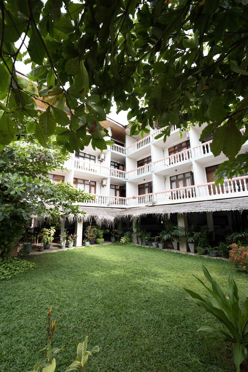 נגומבו Topaz Beach Hotel מראה חיצוני תמונה