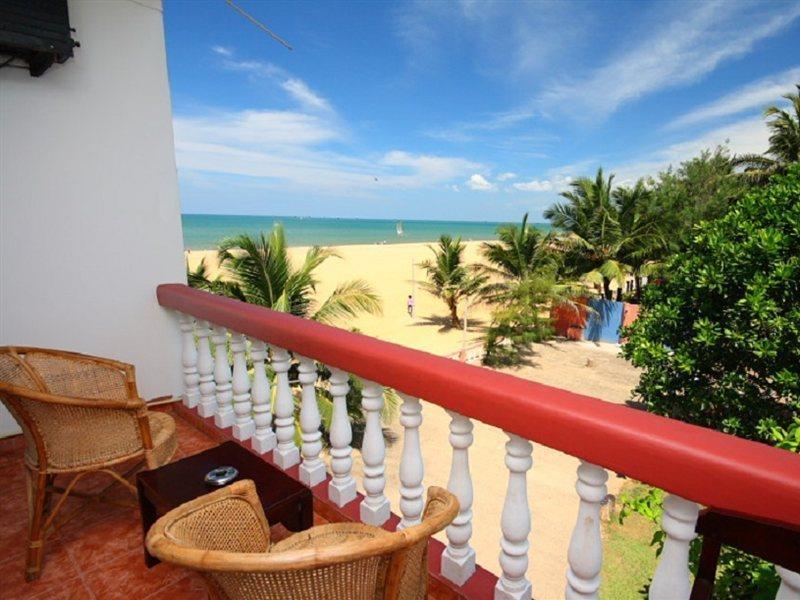 נגומבו Topaz Beach Hotel מראה חיצוני תמונה